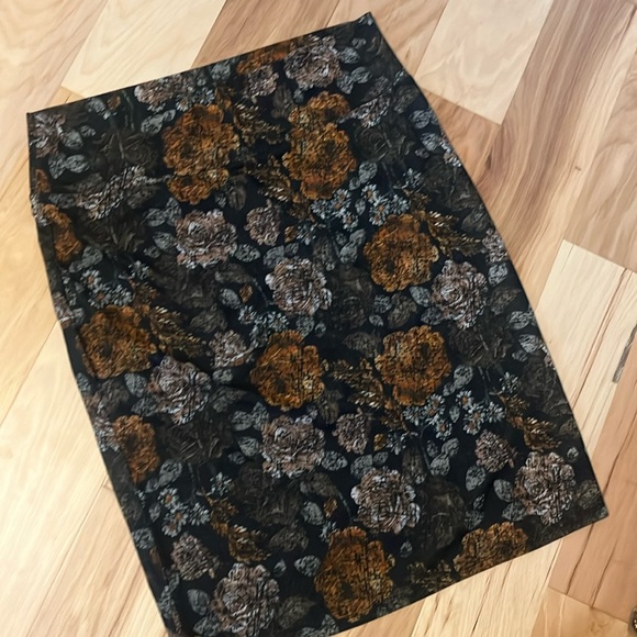 Luluroe pencil skirt - Picture 1 of 2